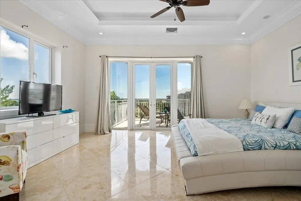 Квартира, 3294 м², 1 550 000$ — FAKTOR